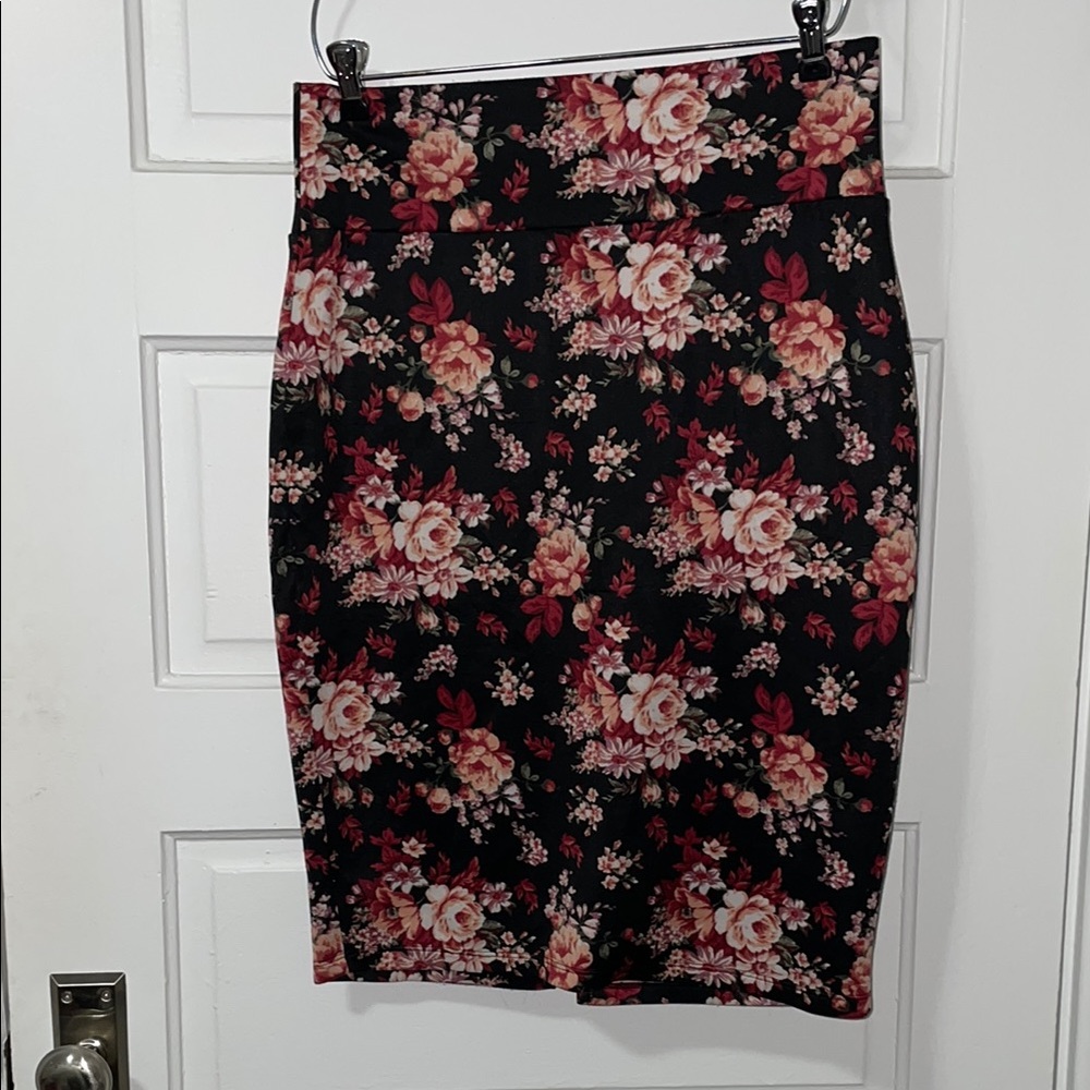 Kristin Nicole Floral Black Pencil Skirt
